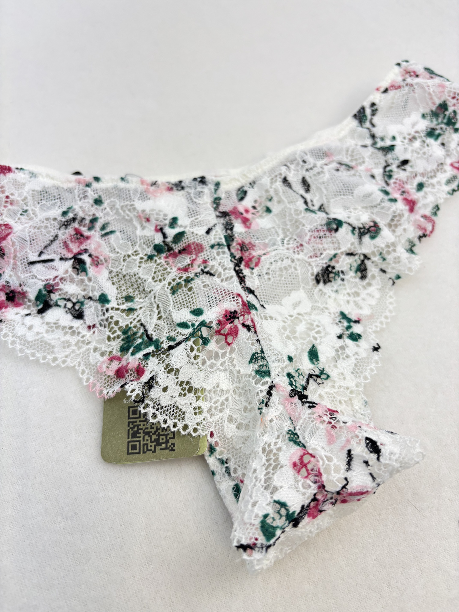 Intimissimi Bloom & Blossom – koronkowe brazyliany w kwiaty - obrazek 6